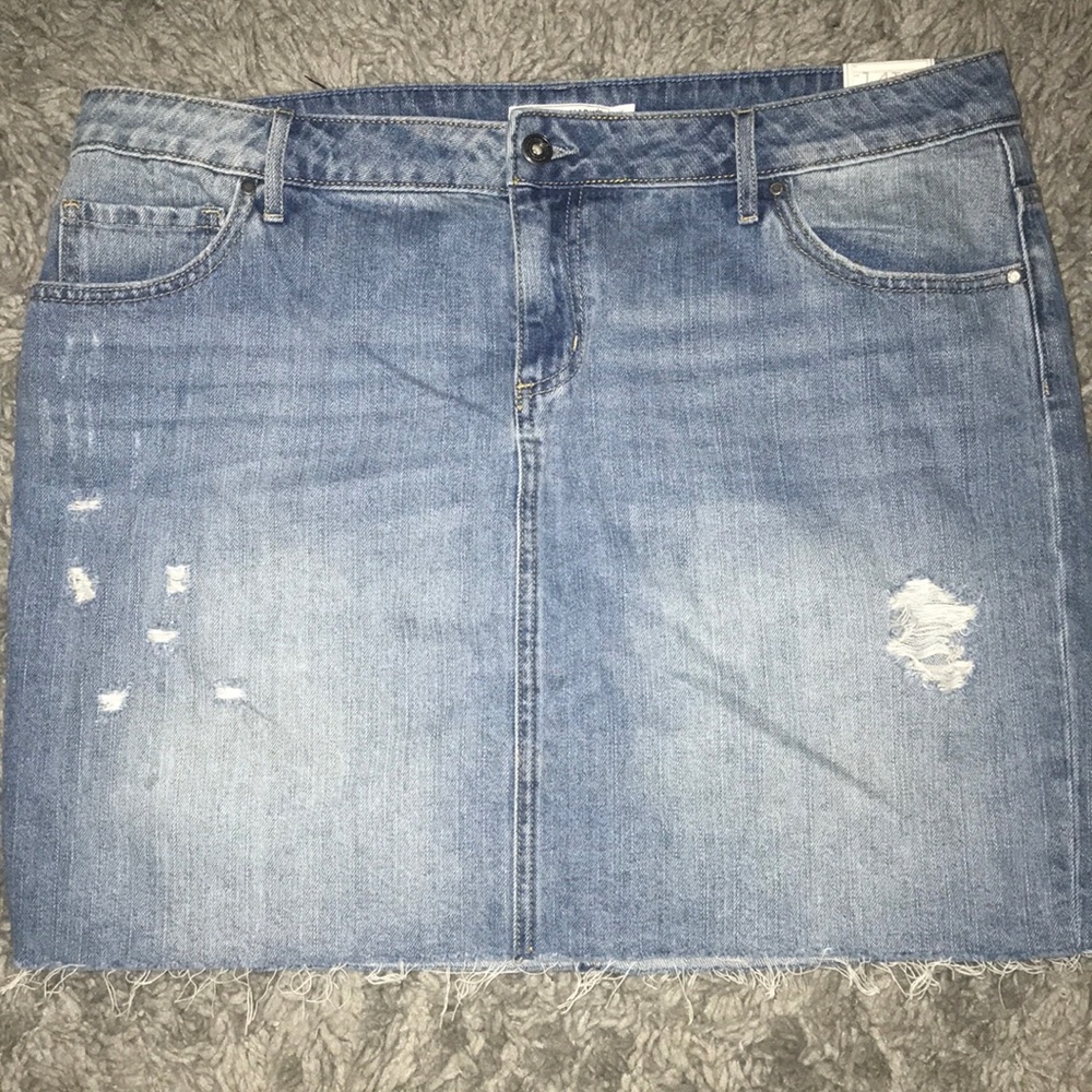 Melrose and Market Distressed Skirt
